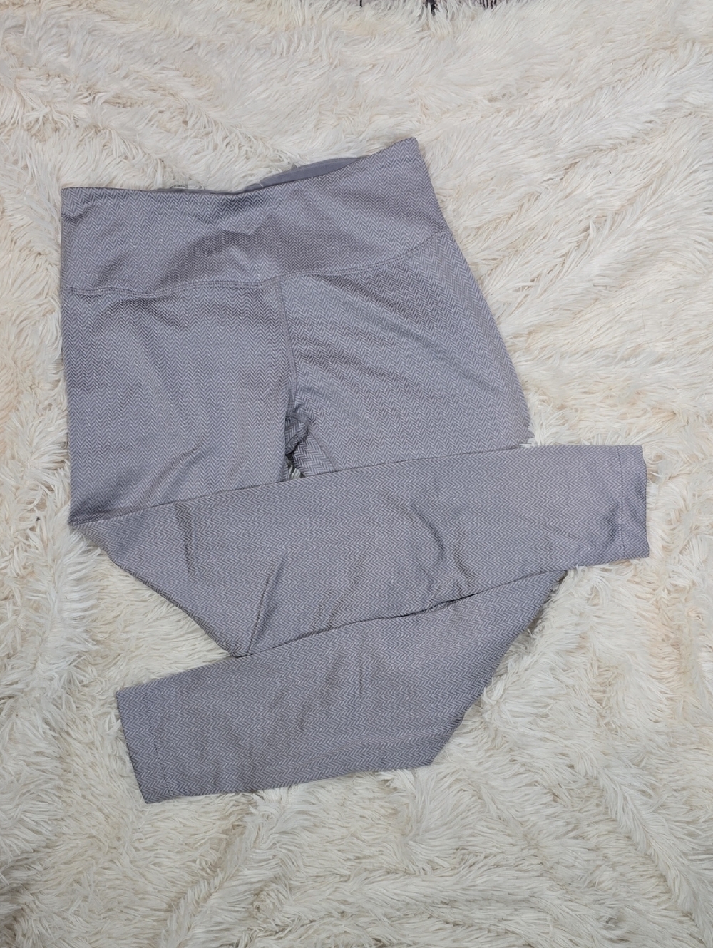 Mondetta Light Gray "Performance Luxury" Leggings Chevron Print Size M